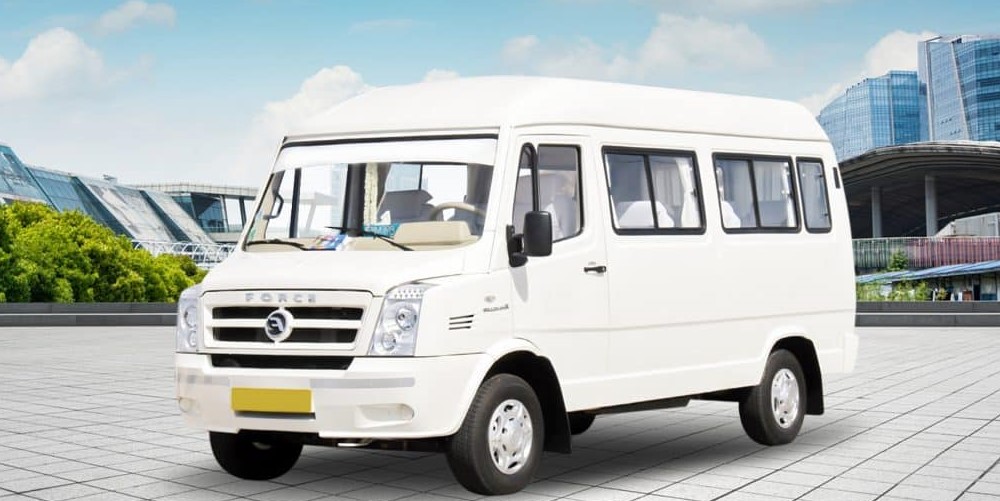 Top 7 Must-Have Features When Hiring a Tempo Traveller for Your Delhi to Agra Tour