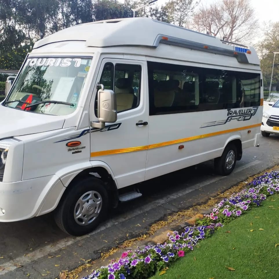14 Seater Tempo Traveller