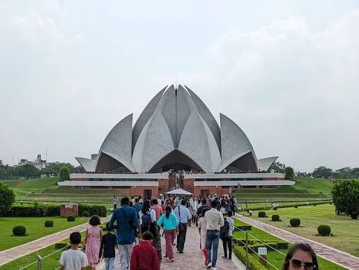 Delhi to Agra Sightseeing by Car